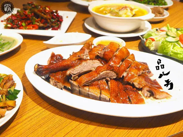 品八方燒鵝，明爐燒鵝，肉汁香甜帶著炭香        
      