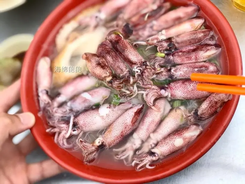 深澳漁港/象鼻岩/番仔澳酋長岩必吃美食『阿華鯊魚羹』小卷米粉、鯊魚煙、鯊魚羹、石花凍、菜單價位