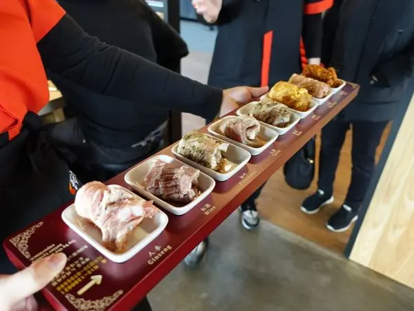 【桃園韓式】八色烤肉-最正宗「八色烤肉」來桃園，8種烤五花滿足你吃肉的慾望．韓式烤肉/韓國烤肉/桃園二號店/火車站美食/桃園美食/桃園韓式