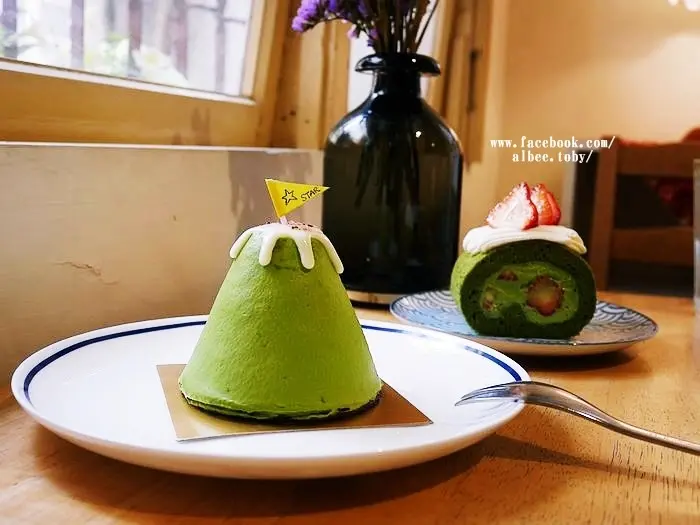 台南 中西區 巷弄老屋裡的甜點時光，限量!!抹茶小富士，想吃早早前往吧!抹茶草莓捲|焙茶拿鐵|煎茶檸檬『 MACK A WISH』