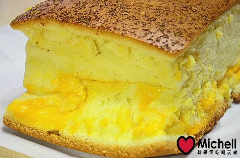 ❤️台北士林/芝山捷運站美食❤️胖貢貢古早味蛋糕：現烤古早味蛋糕，香噴噴的蛋糕味，綿綿密密蛋糕體，一出爐就秒殺，辦公室人氣點心!‎‎