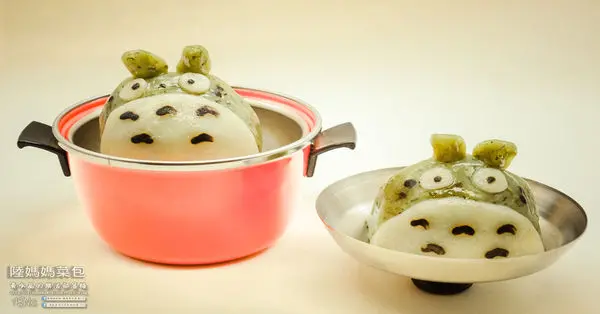 陸媽媽菜包【中壢美食】|桃園中壢龍貓草ㄚ粿專賣店；紅豆沙龍貓、蘿蔔絲龍貓，連吃草ㄚ粿都要萌萌的厲害。