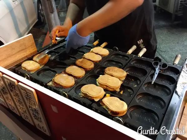 【台北美食推薦】淡妝 韓國雞蛋糕 大直實踐大學旁 上網找不到資料的QQ韓國雞蛋糕推薦！(小吃 甜點)