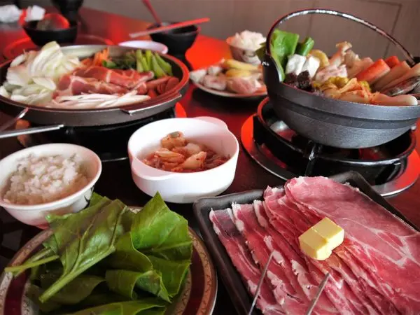 【台南市-麻豆區】蝦咪！一個人只要$299，就可以火鍋、烤肉吃到飽😲？！來『一鼎鍋』吃飯打卡，還加值贈送隱藏版主食喔＼(^o^)／