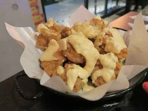 台北 捷運忠孝敦化站 嚦咕嚦咕韓式炸雞店~美味炸雞停不了，搭配啤酒正好