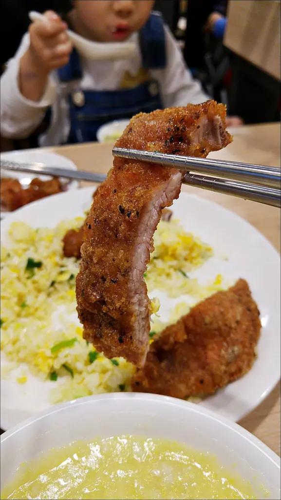 朱記餡餅粥 台中大遠百店 ｜口味算不錯吃不過百貨公司價位 這樣的水準外面有機會吃的到