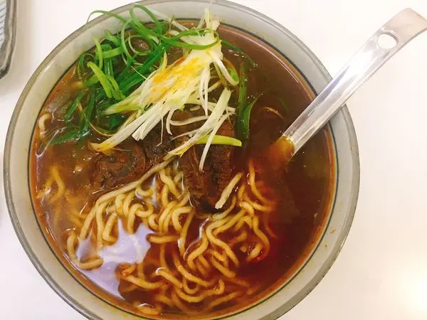 民生社區✿䒜 Noodles and Rice -艸牛家✿ 低調超人氣 ! 豬腳晚來就吃不到!! 還有厲害的牛肉麵~