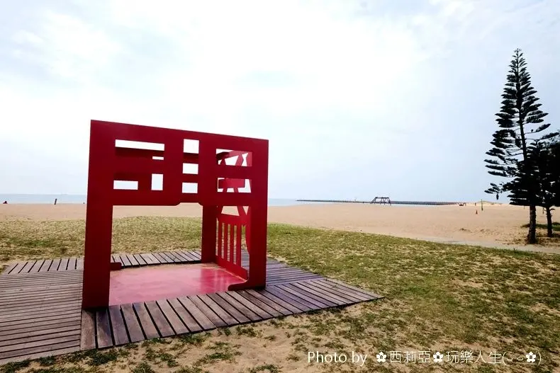 【2016 夏✱來去瘋澎湖】湖西鄉。曾經擁有一段感人故事的『隘門沙灘』，美麗蔚藍海灣柔細金白沙灘，絕對值得旅人親自造訪眼前這澎湖夏威夷。