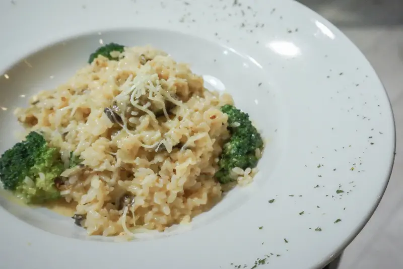 『PutiPuti Café X魔王佩』台北松山區 聽說是毛利人料理 大份量蔬菜補充養份 捷運南京三民站聚餐好所在『內文有店家資訊』