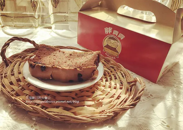 台北士林芝山捷運站 胖貢貢古早味蛋糕 ----連假就該這樣大口吃蛋糕