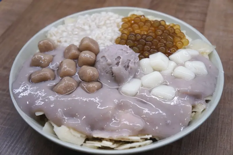 連外國人也瘋狂的芋圓 一看就很厲害呀-阿爸的芋圓@頂溪站@樂華夜市