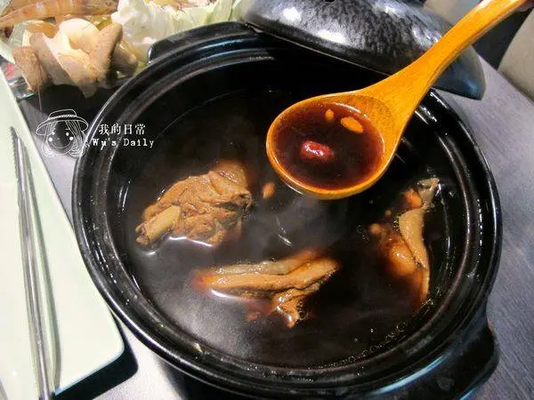 ├吃喝┤極膳-頂級草本鍋-帝王般的草本鍋              