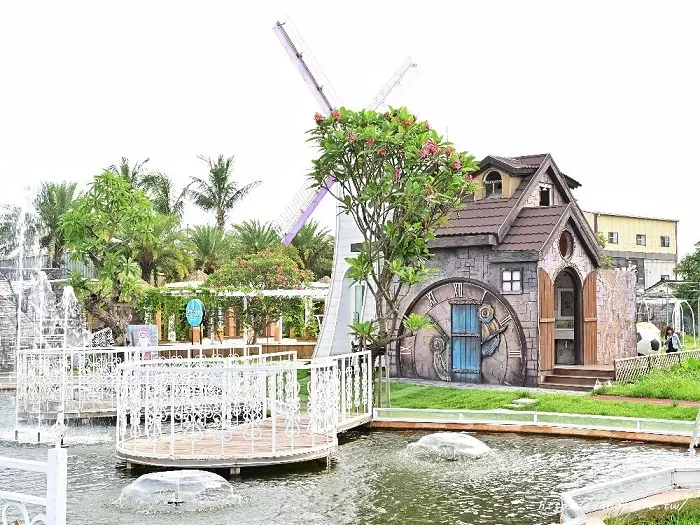 琉璃仙境│彰化吃到飽結合婚紗基地景點，3D彩繪牆、荷蘭風車、白色教堂，結合特色主題餐廳，彰化人來免收門票費～