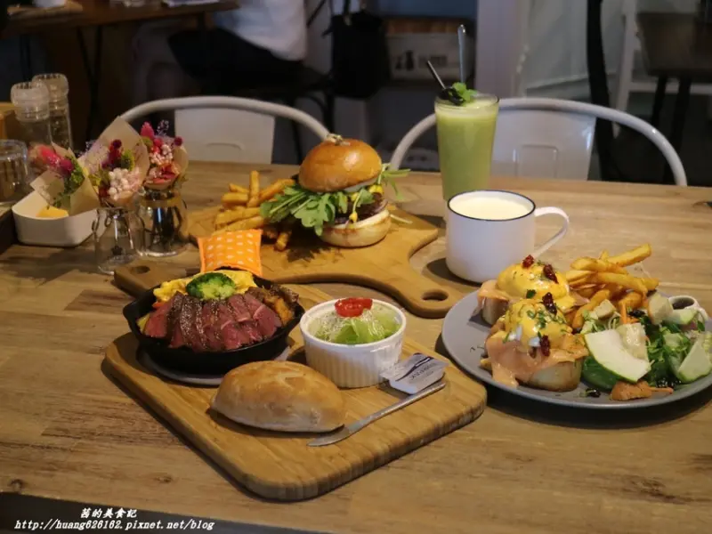 【台北北投區】天母美食推薦『Charles’kitchen察爾斯廚房』馬卡龍奶酪/早午餐/濕式熟成美國Choice牛排/漢堡/捷運石牌站