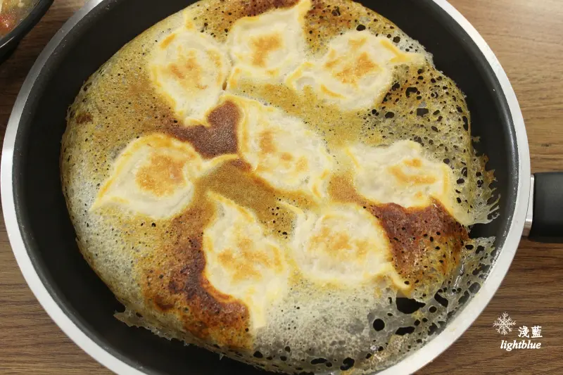 [ 南京三民站美食 ] 淺藍 × 大高冰花煎餃～爽脆冰花讓人意猶未竟