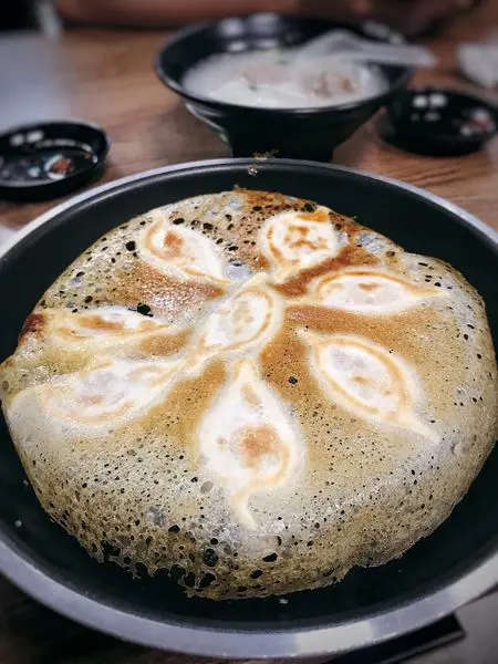 【大高冰花煎餃】台北南京三民美食 ♥爆漿♥ 的滋味無人能擋