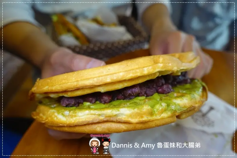 《新豐火車站附近下午茶》小木屋鬆餅-新豐新興店。甜口味、鹹口味鬆餅你愛那一樣？︱新開幕優惠分享。茶自點旁邊 （貪吃影片）