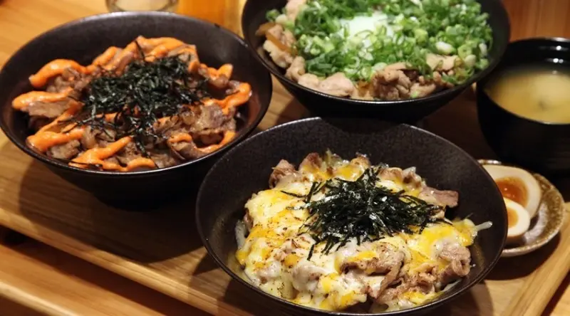 台南美食-芯芯要去【橫町丼屋】~極隱密巷弄日式丼飯專賣|炙燒明太子|炙燒起司