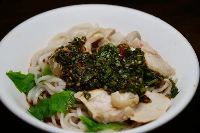 【台北松山】丞都川味炒手 一吃就愛上怪味十足的怪味雞乾麵 外皮彈牙紅油抄手 中山國中/捷運中山國中站