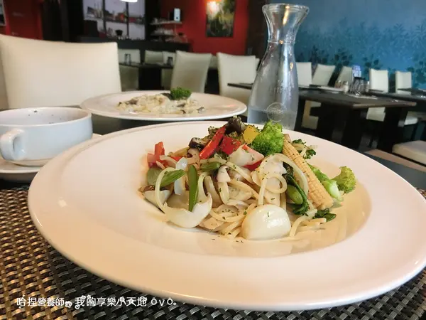 林口美食《Bos Kitchen 波妞廚房》用料實在、蔬菜量多，符合現代人養身概念，機捷周邊美食