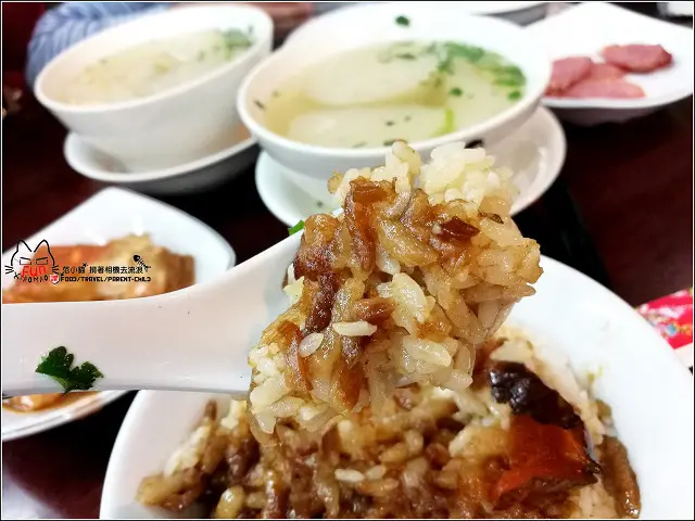 【竹北】鬍鬚張魯肉飯(竹北光明店)，已經不是貧民等級的地方美食，雖然不錯吃，不過份量少，大食量者請三思，一頓下來要吃飽口袋也要有點深度才行啊