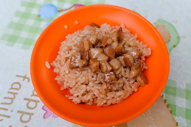 【台北捷運美食】【大橋頭捷運站美食】延三.迪化街口無名油飯攤