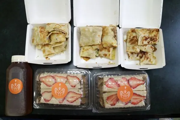 高雄三民區=<食>早堂．手作早餐~草莓卡卡造成轟動，即使草莓季已過，依然有多樣商品令人無限次的想造訪呀！=