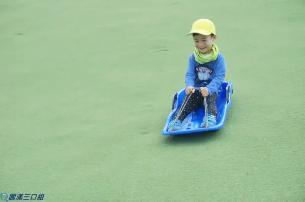 【遊記】屏東新埤_獅頭庄-水農場@體驗滑草場2.0的新設施 就是愛上了下坡的自由