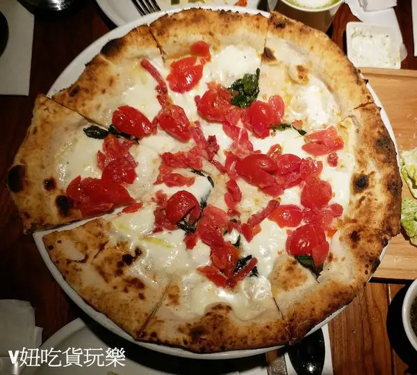 [忠孝復興] ❤ ROSMARINO義式料理 ❤ 炭烤10oz肋眼牛排、炭烤噶瑪蘭豬肋排、超豐盛皇后前菜分享盤 / 忠孝復興站 忠孝敦化站 東區