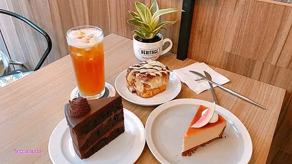 [台北中正區]Heritage Bakery & Cafe道地美式風味肉桂捲，濃郁黑糖醬和四種肉桂粉～紅心芭樂蛋糕外面吃不到的味道必點！