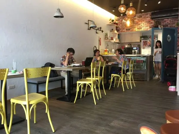 【台北中山區食記】森漢堡 早午餐 漢堡 三明治 黑炭可頌麵包 寵物友善餐廳