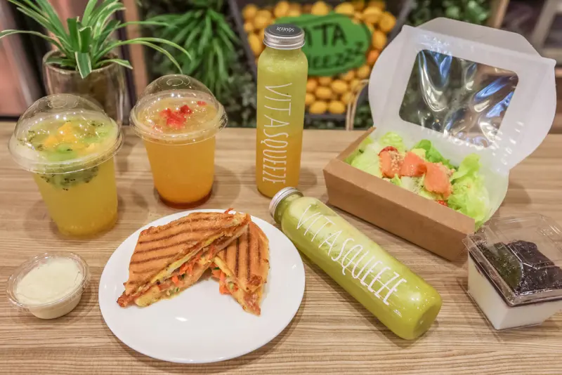 板橋現打果汁．Vita Squeezzz微時光(新板誠品店)｜100%漸層果汁~野餐必備/捷運板橋站(價目表)