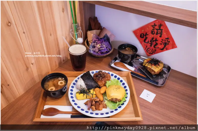 ✿台南✿ 童趣文青風格飯糰專賣 可愛的淺藍店面好像童話故事裡的小餐廳 現點現做的飯糰真的很美味 ➜ 森の流浪小餐車 森丸所