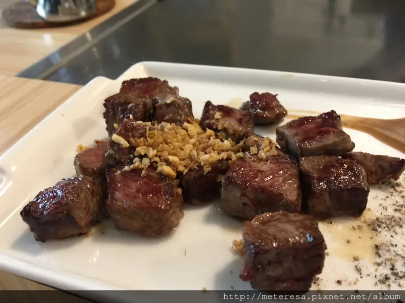 【草屯食記】 ●弎食。鐵板料理● 簡潔工業風的裝潢，讓鐵板料理質感大升級