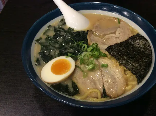 『日式料理』台中北屯「丸湯屋日本拉麵」湯頭濃郁 價格平價的拉麵連鎖店
