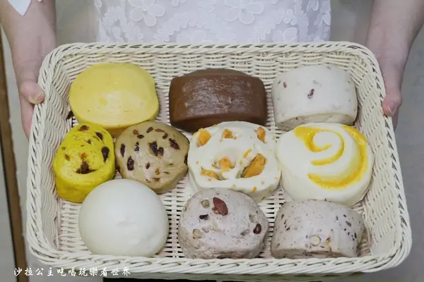 北投石牌商城巷弄裡的得獎美食『鑽石南瓜糕』手工造型饅頭/包子/阿財鍋貼旁/宅配美食/捷運石牌站