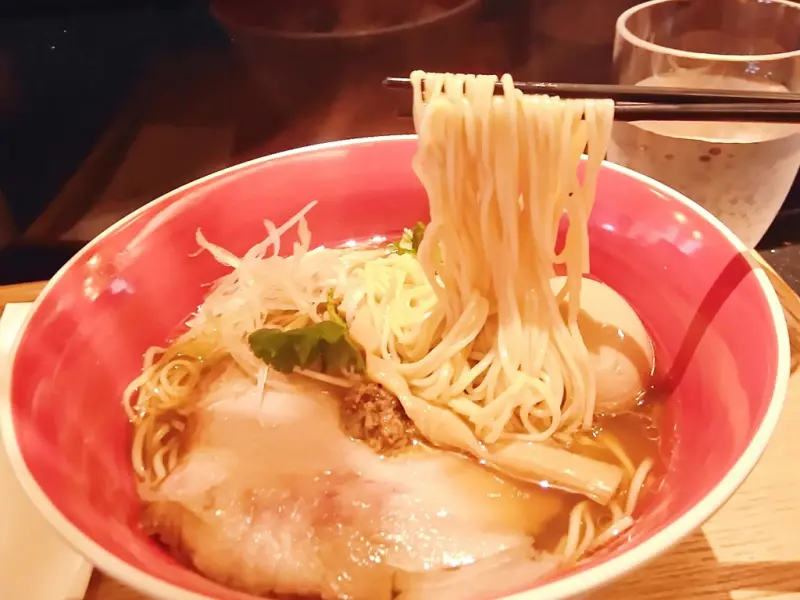 Tsuta蔦拉麵 || 世界首家米其林一星拉麵在台限量開賣/來自東京人氣拉麵~松露湯頭鮮而不鹹/台北車站美食/台北中正區HOYII北車站了凡香港油雞旁(附菜單)