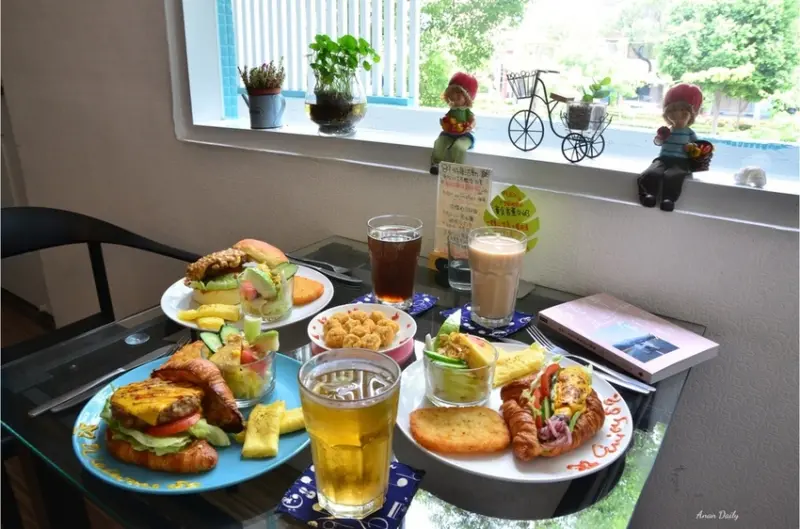 | 高雄美食 | 真材實料的美味漢堡/好吃好拍好繽紛/No.89 Brunch 早午餐