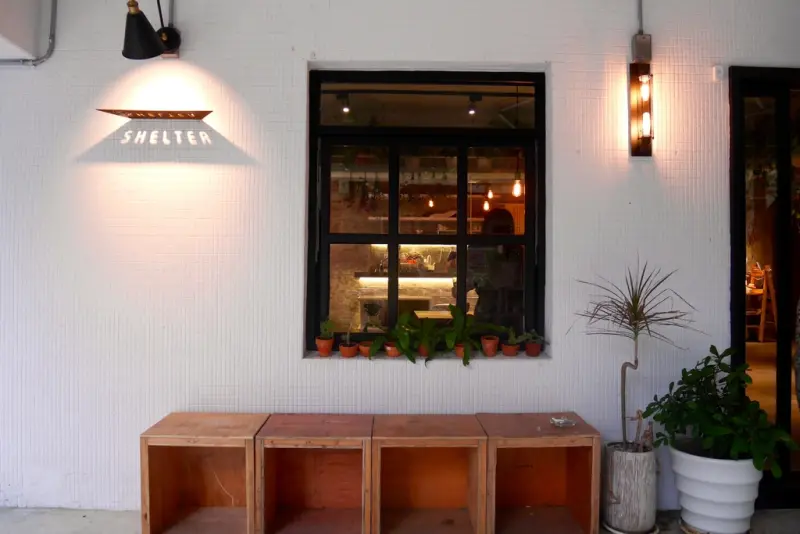 別所 Shelter ♥ 乾燥花電影牆夢幻咖啡店 有插座／附Wifi／不限時 適合讀書約會聊天的咖啡廳！（大同區／捷運民權西路站）