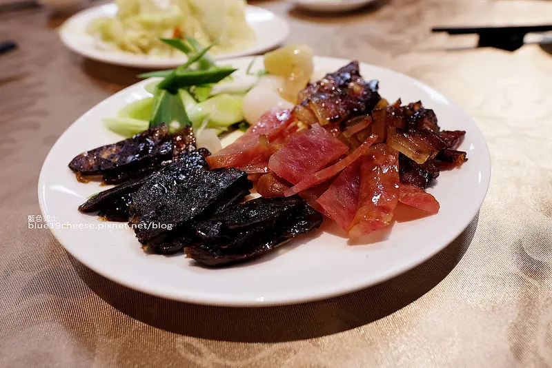 【台中西區】暖心園-江浙私房料理.桌菜合菜餐廳.家庭朋友聚會推薦.態度親切.還有年菜外帶服務.美術館前綠園道旁.FORE restaurant隔壁