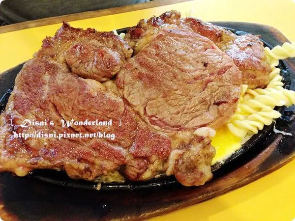 【美食】台北士林高人氣，初訪平價大塊牛排❤