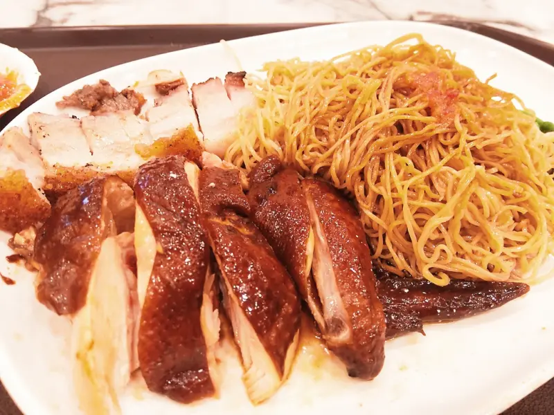 了凡香港油雞飯麵｜新加坡米其林一星美食百元吃得到/台北車站美食Hawker Chan Taiwan燒臘/叉燒、油雞、燒肉、排骨飯/台北中正區HOYII北車站(附菜單)