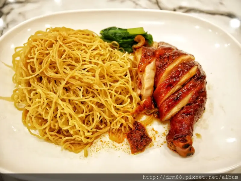 台北了凡香港油雞飯，全球首家百元米其林一星，台灣一號店，最便宜的米其林美食＠瑪姬幸福過日子