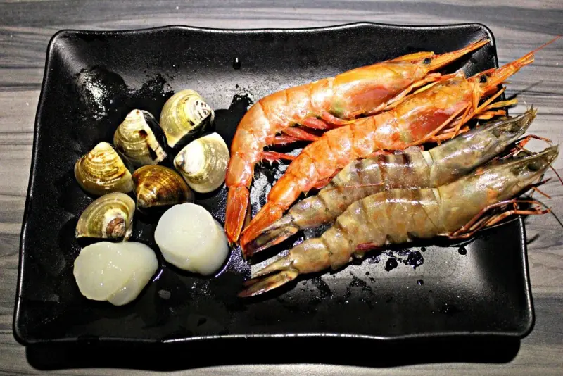 【好客燒烤。台北信義店】好客海鮮炭火燒肉。海陸火烤兩吃吃到飽         