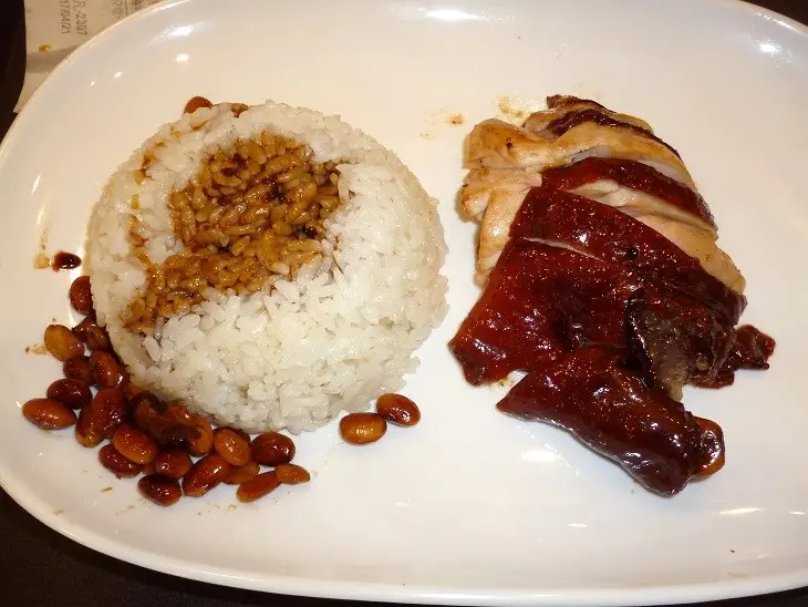 只要百元,就能享用米其林美食-了凡香港油雞飯麵体驗心得              