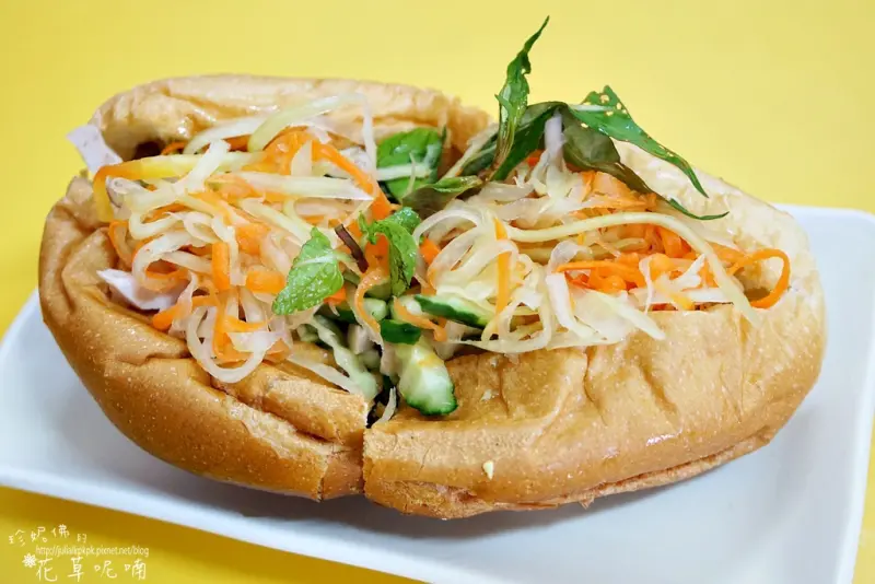 【高雄-左營區】漢神巨蛋商圈附近的平價越南料理「阿惠越南小吃」