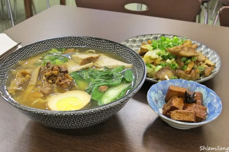 【台南】東區 ★ 府川食堂 - 飯盒，滷味、麵食專賣，招牌麵吃起來超像台式拉麵