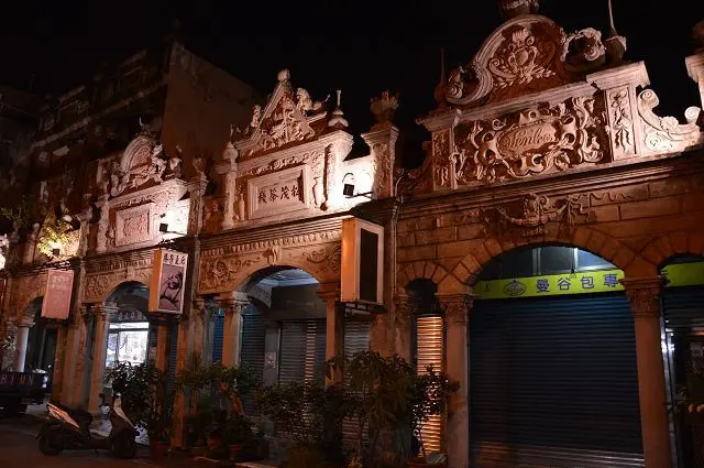 夜遊大溪老街~~充滿寂靜悠閒的氛圍．細細品味巴洛克式建築之美