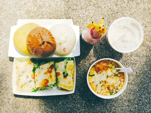 ​​​​​​​高雄美食│【左營】左營大路與海功路交匯口的小店面