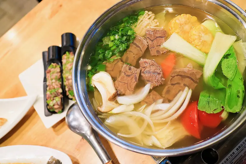 台中西區牛肉湯-「那隻牛」溫體牛肉涮涮鍋